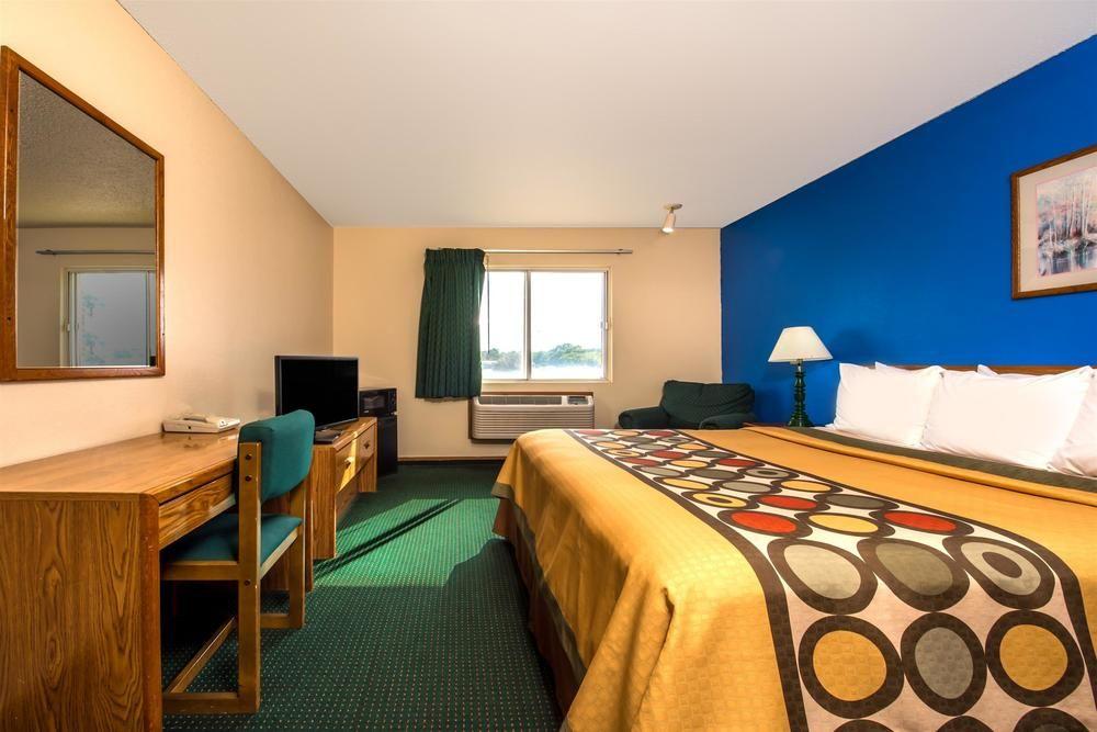 Super 8 By Wyndham Waco University Area Exterior photo