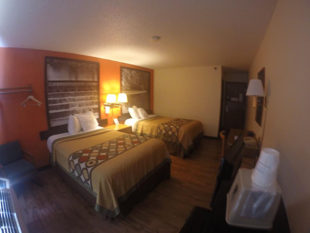 Super 8 By Wyndham Waco University Area Exterior photo