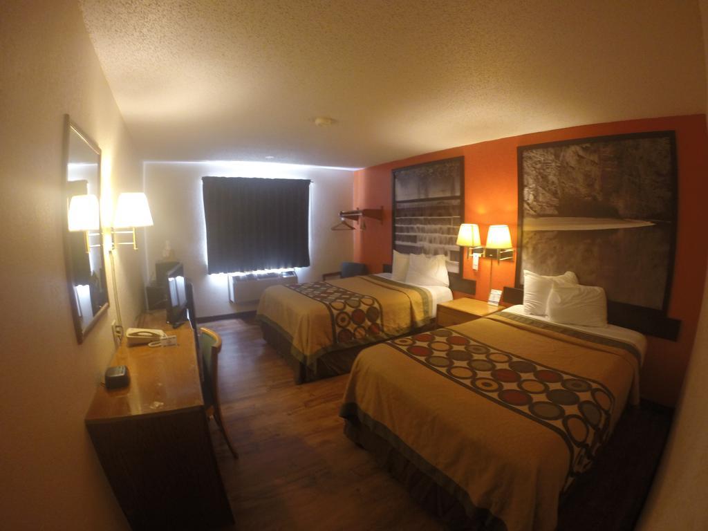 Super 8 By Wyndham Waco University Area Exterior photo